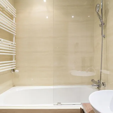 Apartament Lumina Near Uprising Museum *