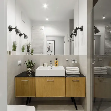 Lumina Near Uprising Museum Apartament