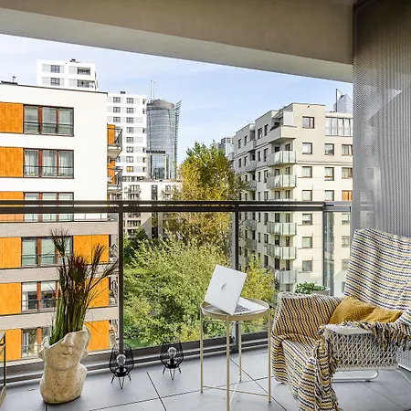 Apartament Lumina Near Uprising Museum