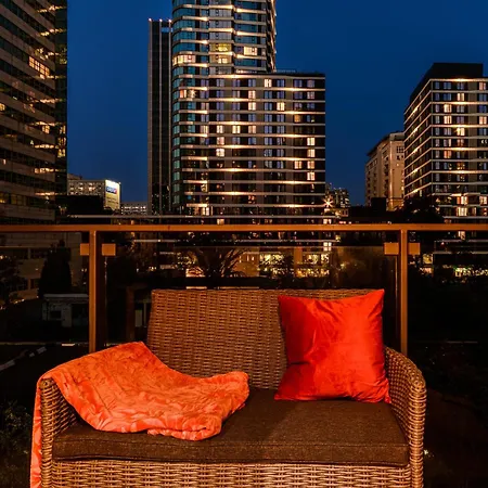 Lumina Near Uprising Museum Βαρσοβία